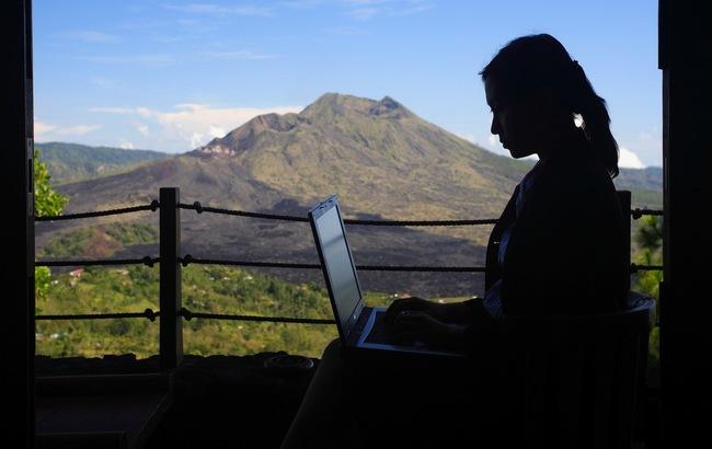 Японский производитель электроники Fujitsu предложит всем сотрудникам перейти на удаленную работу