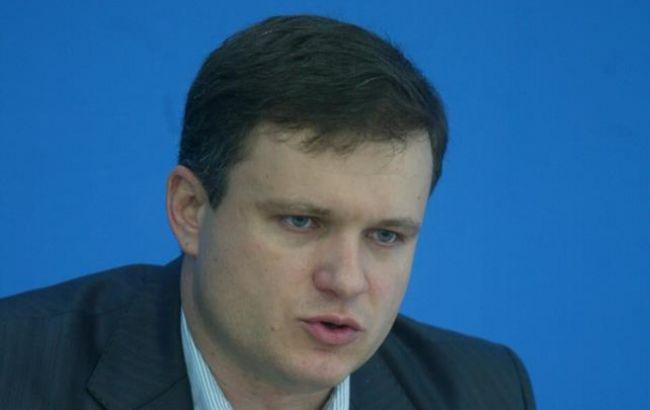 Взрывы в Балаклее: пожарная техника не может добраться к эпицентру пожара