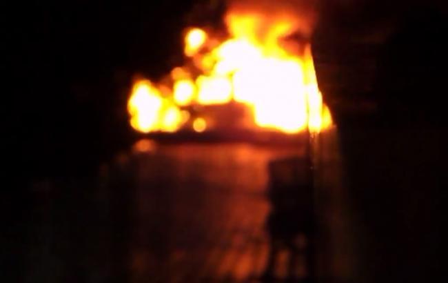 ГСЧС: Тушить пожар в Сватово небезопасно, идет эвакуация