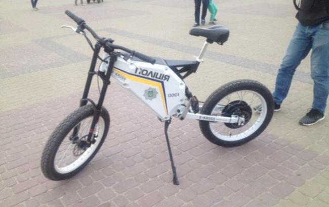 Полиция Тернополя пересядет на электробайки