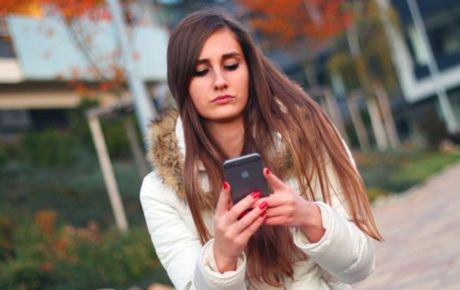 В Італії заявили, що мобільний телефон може викликати появу пухлин