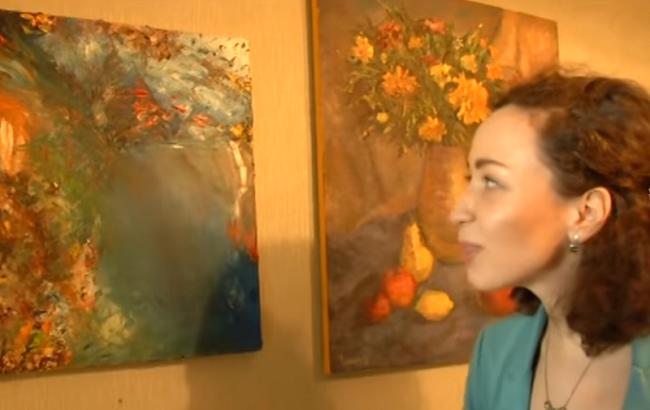 В Киеве девушка с ДЦП рисует потрясающие картины