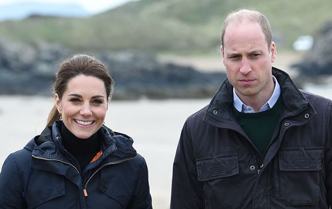 В полном сборе: Кейт Миддлтон и принц Уильям порадовали новыми семейными снимками