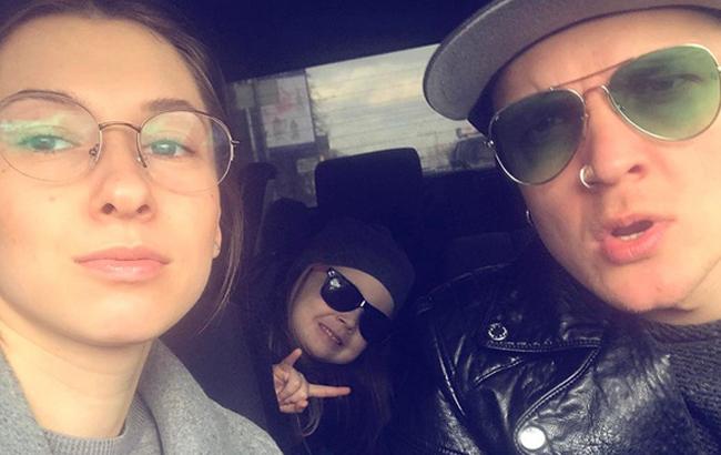 Маленька дочка підтримала лідера O.Torvald рокерським прикидом