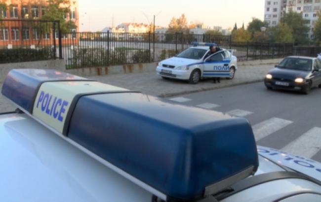 В Болгарии мужчина напал на 15-летнюю девушку и ранил еще двух человек