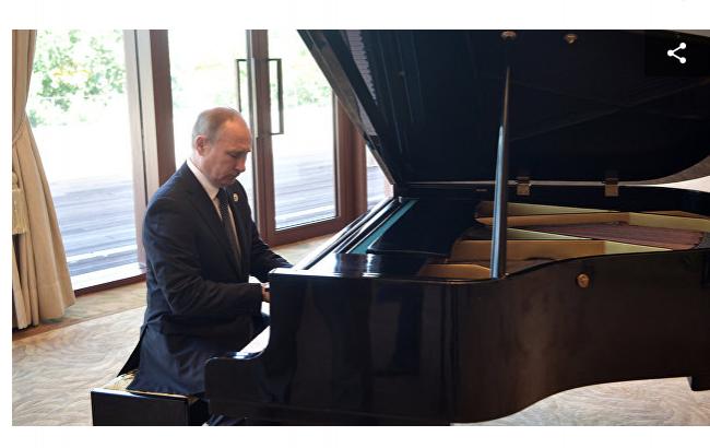 Путина, играющего на рояле, высмеяли в соцсетях