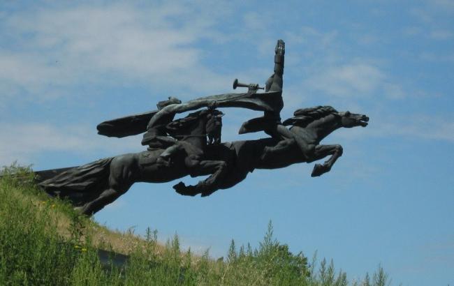 Во Львовской области демонтировали памятник армии Буденного