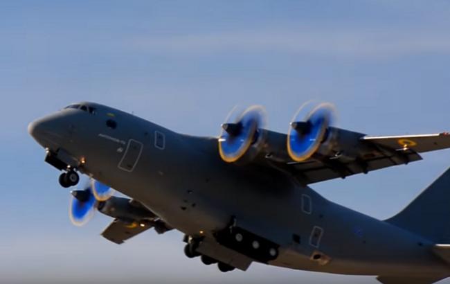 У мережі з'явилося відео польотів новітнього військового літака українського виробництва