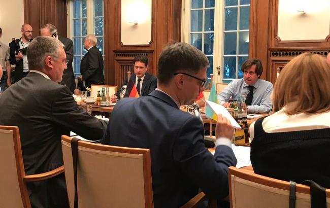 В Берлине начались переговоры вице-министров "нормандской четверки"