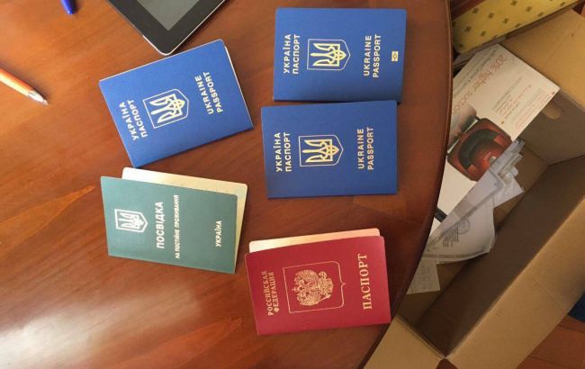 Банда из Миграционной службы могла выдать паспорт киллеру, покушавшемуся на Осмаева