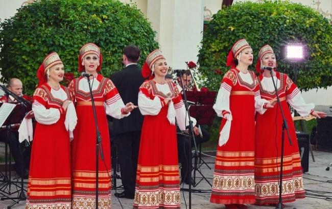 У Криму колишній прокурор Луганська влаштував бал з кокошниками