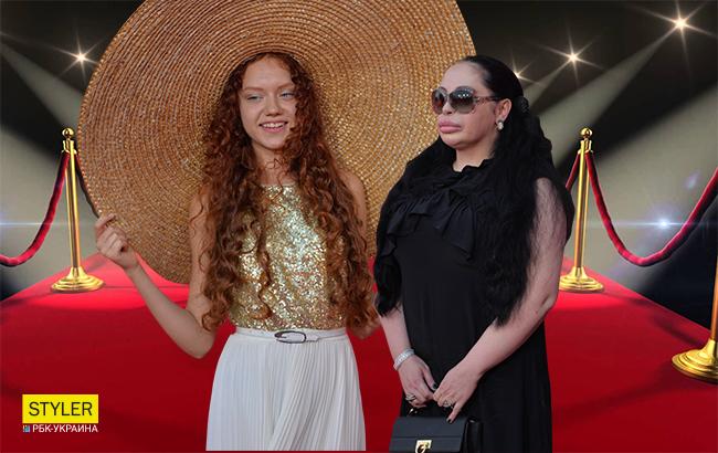 Красная дорожка ОМКФ: Самые яркие наряды (фоторепортаж)