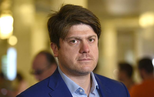 Оборонные предприятия срывают своевременные поставки вооружения по госзаказу, - нардеп