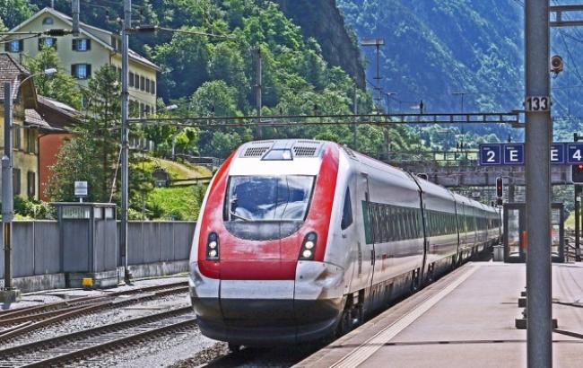 В Швейцарии проводник поезда может зарабатывать 5 тыс. евро