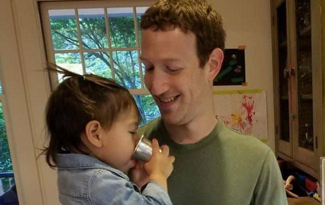 Цукерберг показал трогательные фото, чем должен заниматься папа в декрете
