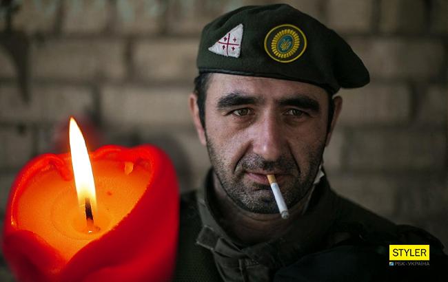 У Запоріжжі на колінах попрощалися з грузинським воїном, що захищав Україну (фото)