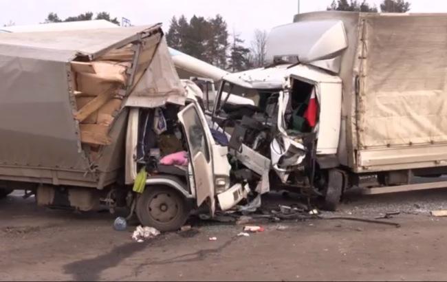 У Вінницькій області зіштовхнулися дві вантажівки, є загиблі