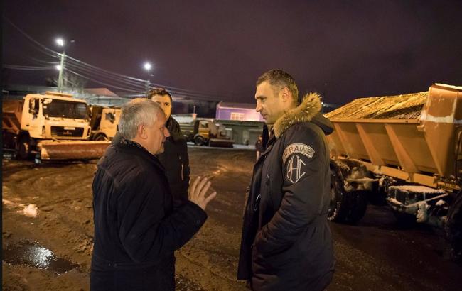 Кличко проверил, как убирают Киев от снега