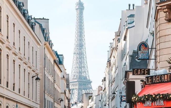 У Парижі через негоду вдруге закрили Ейфелеву вежу