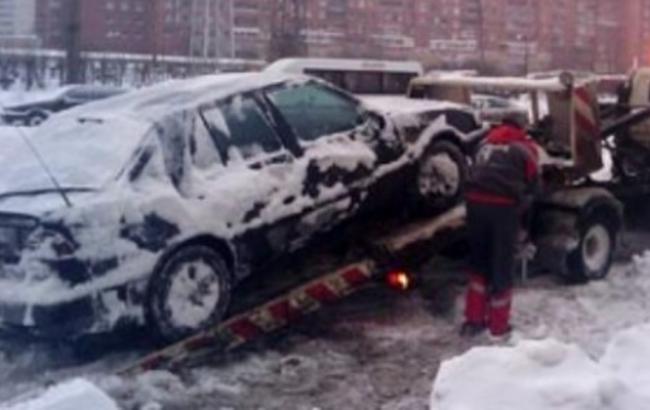 "Київавтодор" має намір евакуювати транспорт, який заважає прибиранню снігу