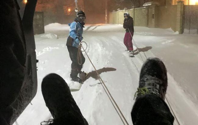 Снігопади в Україні: одеські екстремали підкорюють мережу під пісні Brutto (відео)