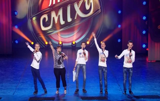 "Поразили до слез": сеть впечатлило выступление команды с особенностями на "Лиге смеха"