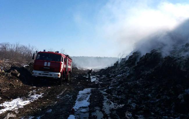 Під Полтавою горить сміттєзвалище