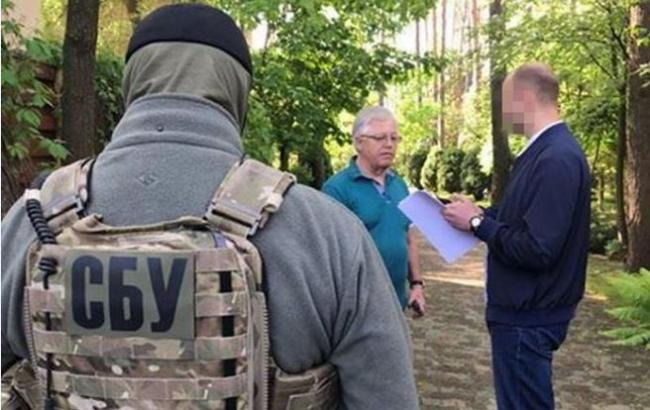 Следователи СБУ обнаружили пистолет во время обысков у Симоненко