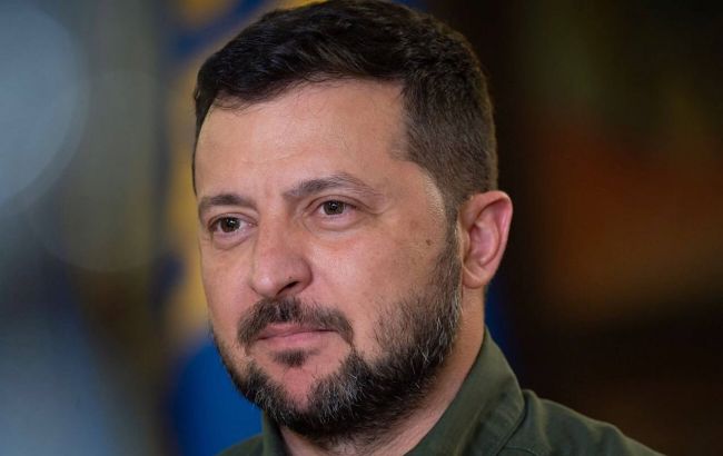 Эксперт по драгоценным камням проанализировал рабочее место Зеленского и рассказал интересные детали