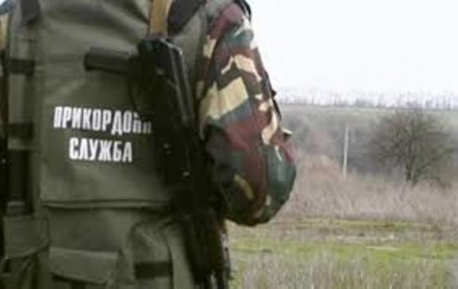 В Сумской области двое мужчин пытались перенести мешки с запчастями через границу с РФ