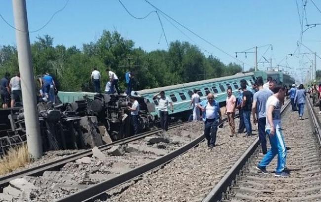Аварія поїзда в Казахстані: влада назвала причину події