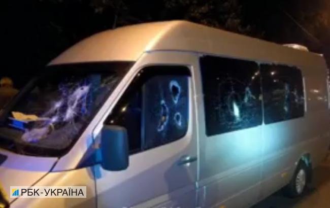 У Києві біля станції метро "Теремки" обстріляли автомобіль