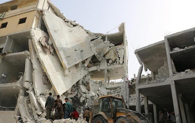 Военные самолеты Асада или РФ разбомбили три больницы на юге Сирии - наблюдатели