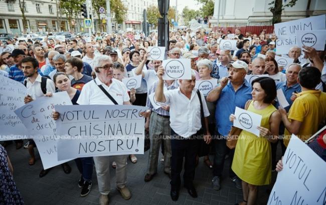 В Кишиневе продолжаются протесты из-за аннулированных результатов выборов мэра