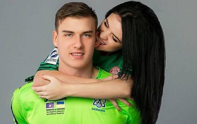 Испанские журналисты в восторге от девушки украинского футболиста (фото)