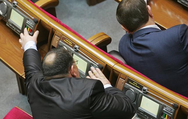 "Был такой грех": депутаты разоткровенничались о кнопкодавстве (видео)