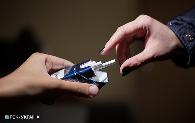 В Україні почали діяти нові зразки акцизних марок для тютюнових виробів