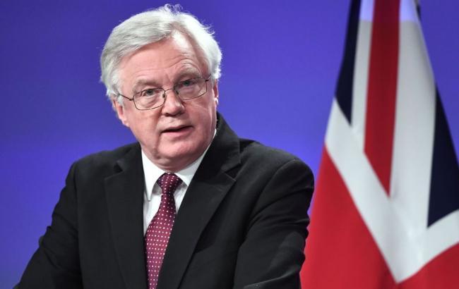 В Британии министр по вопросам Brexit Дэвис подал в отставку