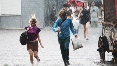 Погода на сегодня: на западе и в центре Украины ожидаются дожди, температура до +33