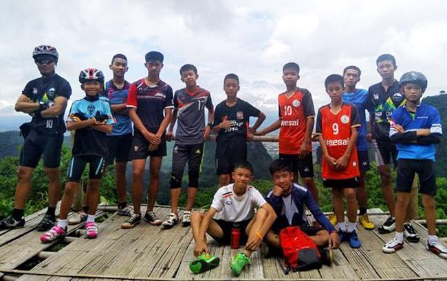 Дети, спасенные из пещеры в Таиланде, впервые публично расскажут свою историю