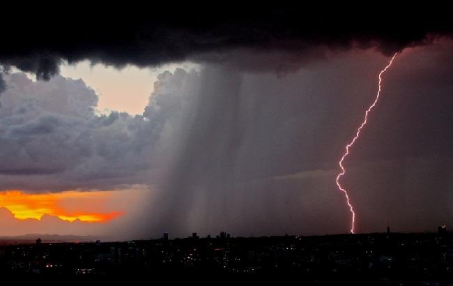 Как в тропиках: синоптики опубликовали прогноз на понедельник