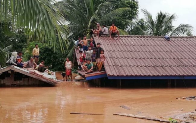 На юго-западе Лаоса после прорыва дамбы сотни человек пропали без вести
