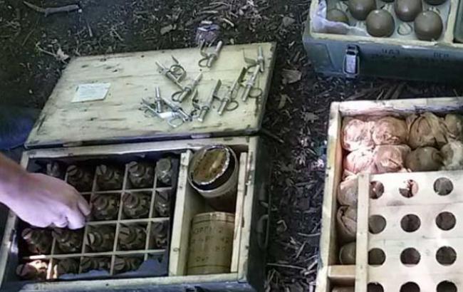 В Днепропетровской области правоохранители обнаружили тайник с боеприпасами