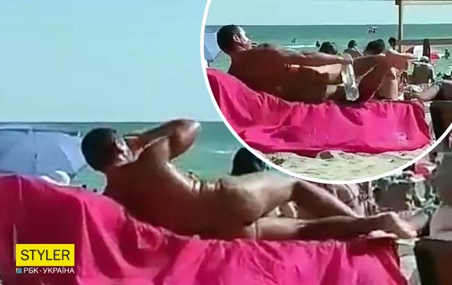 "Який Аполлон": повністю оголений чоловік на пляжі в Запорізькій області обурив соцмережі