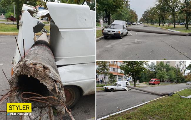 "А могло ж когось прибити": у Києві через негоду стовп розтрощив авто (фото)