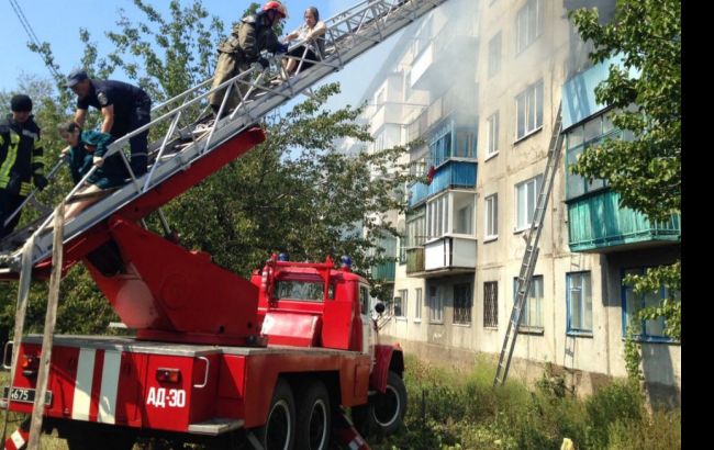 В Донецкой области горел многоэтажный дом, есть погибший
