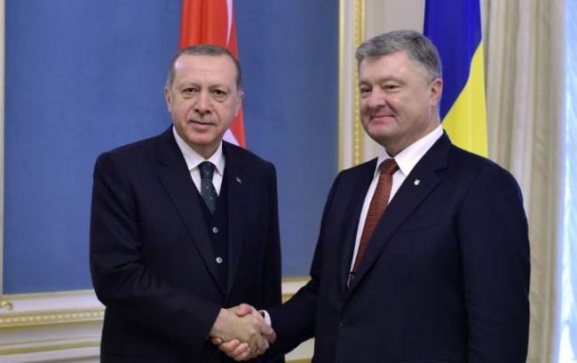 Эрдоган пригласил Порошенко в Турцию на заседание Стратегического совета высокого уровня