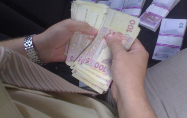В Черкасской области задержали чиновника за вымогательство более миллиона гривен