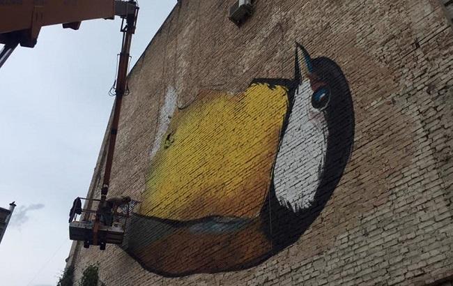 В Киеве появится новый мурал с птицами