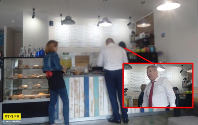 Дело Януковича: адвокат экс-президента, который не явился на заседание, был замечен в кафе